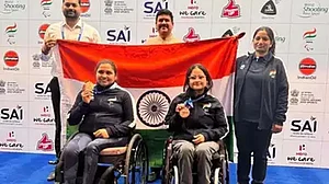 پیرس پیرالمپکس میں ہندوستان کی ڈبل کامیابی، شوٹر اونی لیکھرا نے طلائی اور مونا اگروال نے کانسے پر لگایا نشانہ