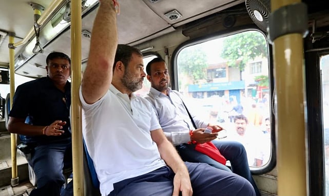 ’یکساں کام، یکساں تنخواہ، پورا انصاف‘، راہل گاندھی نے شیئر کی ڈی ٹی سی بس میں سفر کی ویڈیو