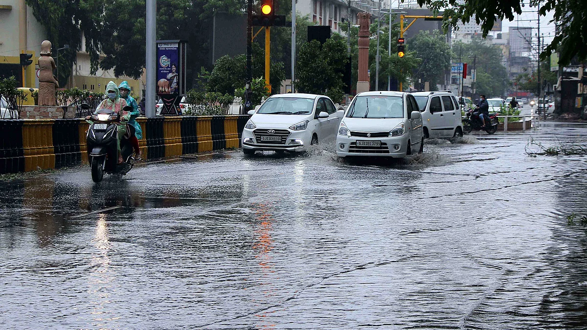 <div class="paragraphs"><p>گجرات میں بارش (فائل)/ یو این آئی</p></div>