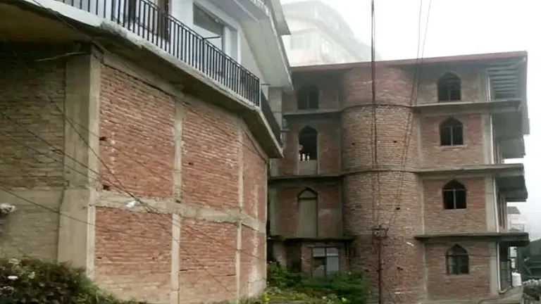 ممبئی: ’مندر ٹوٹا ہے، حوصلہ نہیں‘، ناراض جین برادری نے انتظامیہ کے خلاف نکالی ریلی، کانگریس نے کی حمایت