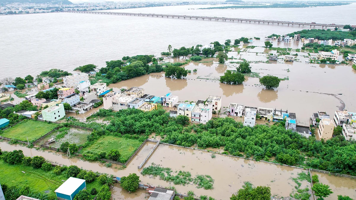 <div class="paragraphs"><p>آندھرا پردیش میں سیلاب کا منظر / آئی اے این ایس</p></div>