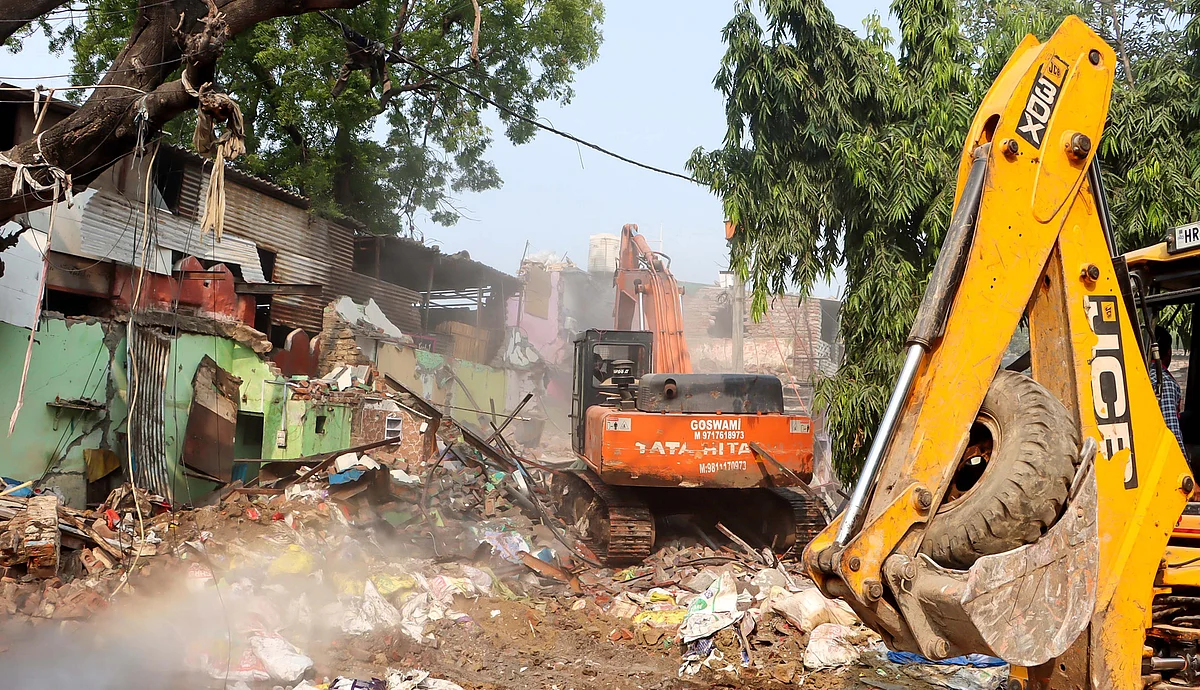 ’اس کے قتل پہ میں بھی چپ تھا میرا نمبر اب آیا‘... سہیل انجم