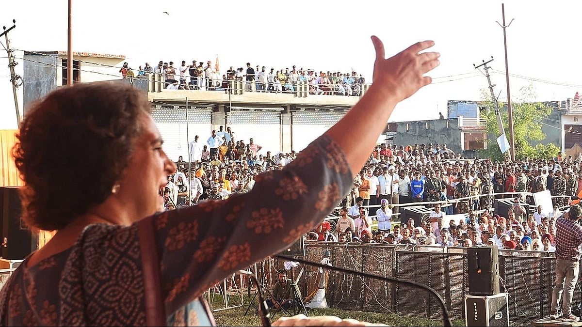 بی جے پی نے جموں و کشمیر کو اپنے مفاد کے لیے سیاسی شطرنج کا مہرہ بنا دیا: پرینکا گاندھی