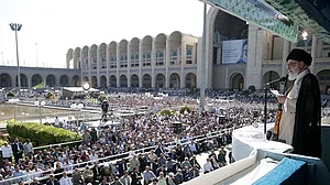 ایران کے رہبرِ اعلیٰ آیت اللہ علی خامنہ ای کا خطبہ، اسرائیل کے خلاف ایرانی میزائل حملے کو جائز قرار دیا