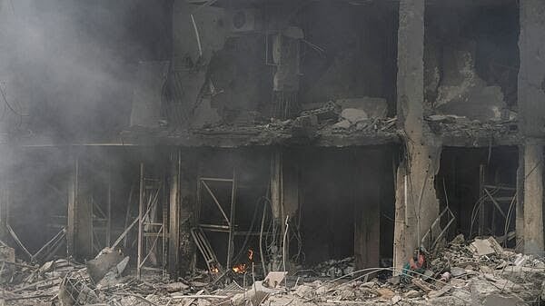 نیتن یاہو پر عالمی عدالت کے وارنٹ کا کوئی اثر نہیں، بیروت پر اسرائیل نے پھر کیا حملہ، درجنوں مکانیں زمین دوز