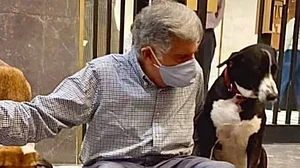 رتن ٹاٹا کے دلچسپ قصے: جب اپنے بیمار کتّے کی وجہ سے ایوارڈ لینے کے لیے لندن نہیں گئے