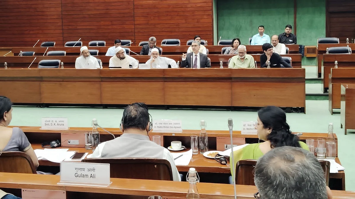 <div class="paragraphs"><p>جے پی سی میٹنگ میں شامل جمعیۃ علماء ہند کا وفد</p></div>