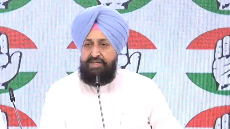 <div class="paragraphs"><p>پرتاپ سنگھ باجوا</p></div>