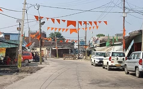 بہرائچ تشدد: مہاراج گنج میں دکانیں کھل گئیں لیکن لوگوں میں خوف برقرار، ہر جگہ پولیس کا پہرہ