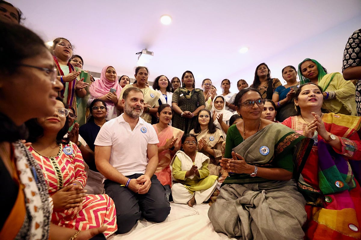 ’خواتین علامتی عہدوں کو قبول نہ کریں، اپنے حقوق کے لیے لڑیں‘، شکتی ابھیان کی متاثر کن خواتین سے راہل گاندھی کی ملاقات