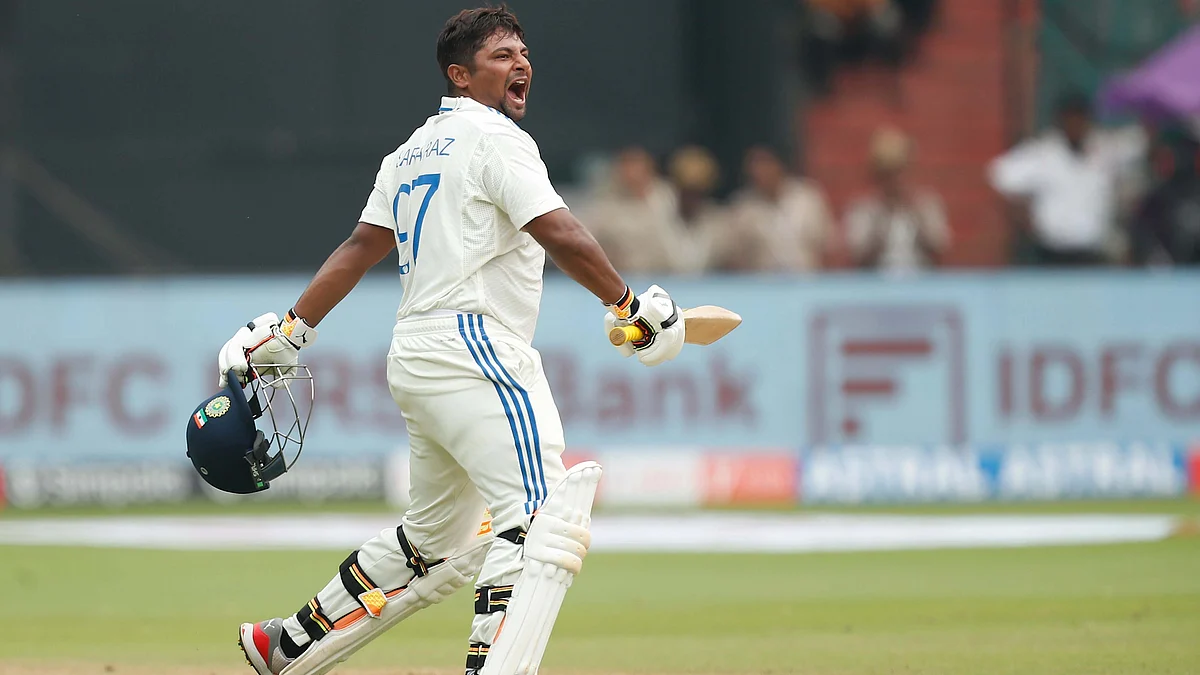 <div class="paragraphs"><p>سنچری بنانے کے بعد خوشی کا اظہار کرتے سرفراز خان / تصویر بشکریہ ایکس / @BCCI</p></div>