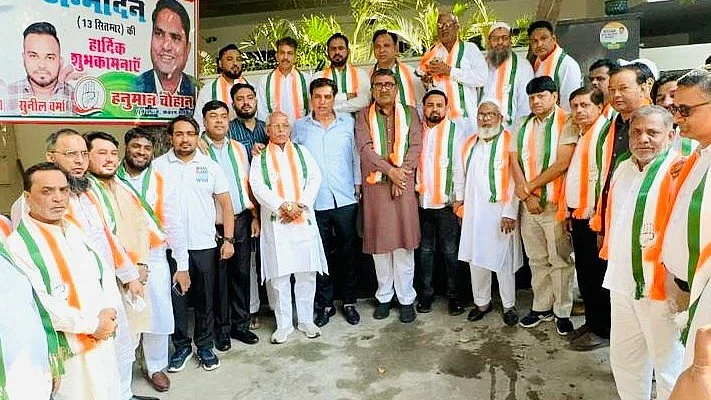 <div class="paragraphs"><p>کانگریس میں شامل ہونے والے دوسری پارٹیوں کے لیڈران و کارکنان</p></div>