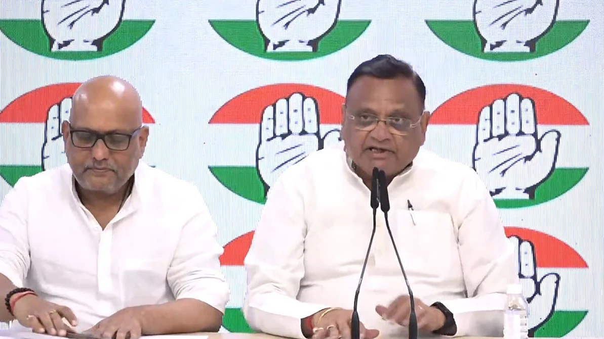 <div class="paragraphs"><p>اویناش پانڈے اور اجئے رائے، ویڈیو گریب</p></div>