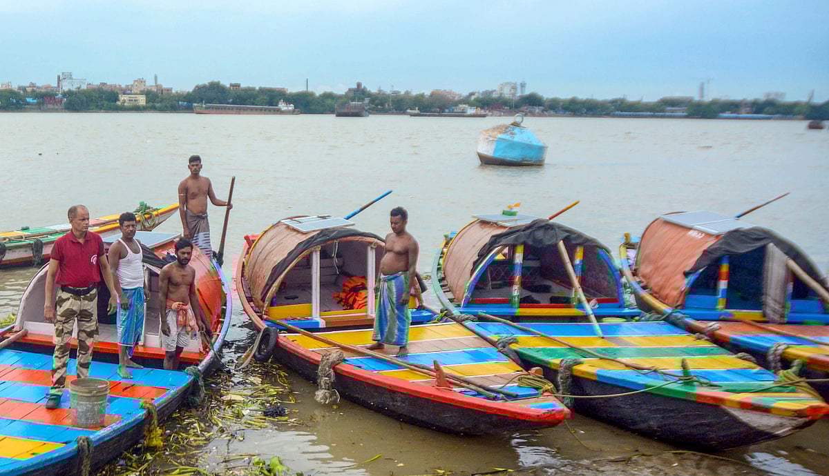 سمندری طوفان 'دانا' کی شدت میں اضافہ، رات دیر گئے اوڈیشہ کے ساحل سے ٹکرانے کا امکان