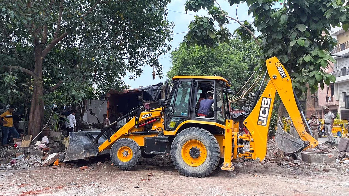 <div class="paragraphs"><p>بلڈوزر ایکشن / آئی اے این ایس</p></div>