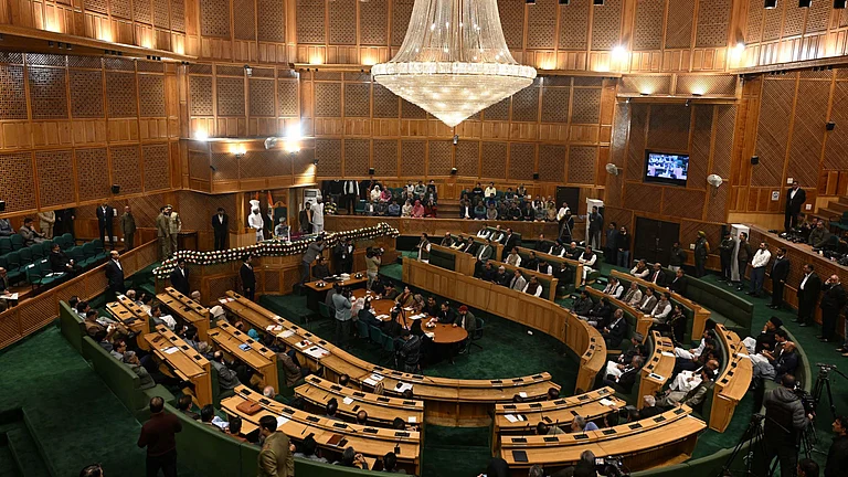 جنگ سے قبل ہی ایران کی حمایت یافتہ 6 پراکسی تنظیموں نے امریکہ کے سامنے خود سپردگی کر دی!