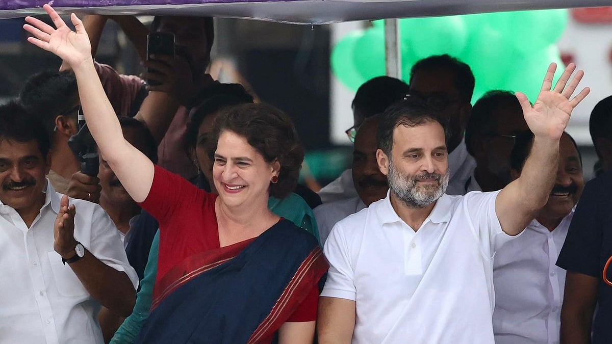 راہل گاندھی اور پرینکا گاندھی نے آئین کی 75ویں سالگرہ پر ملک بھر کے عوام کو دی مبارکباد