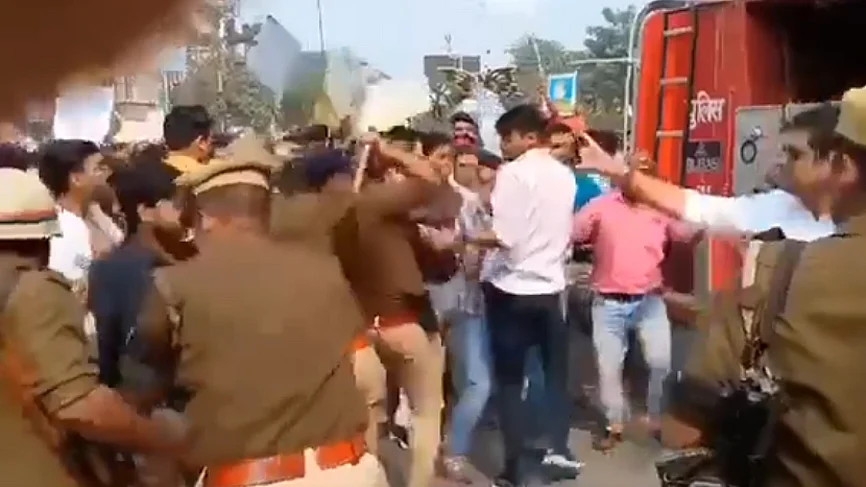 <div class="paragraphs"><p>ویڈیو گریب</p></div>