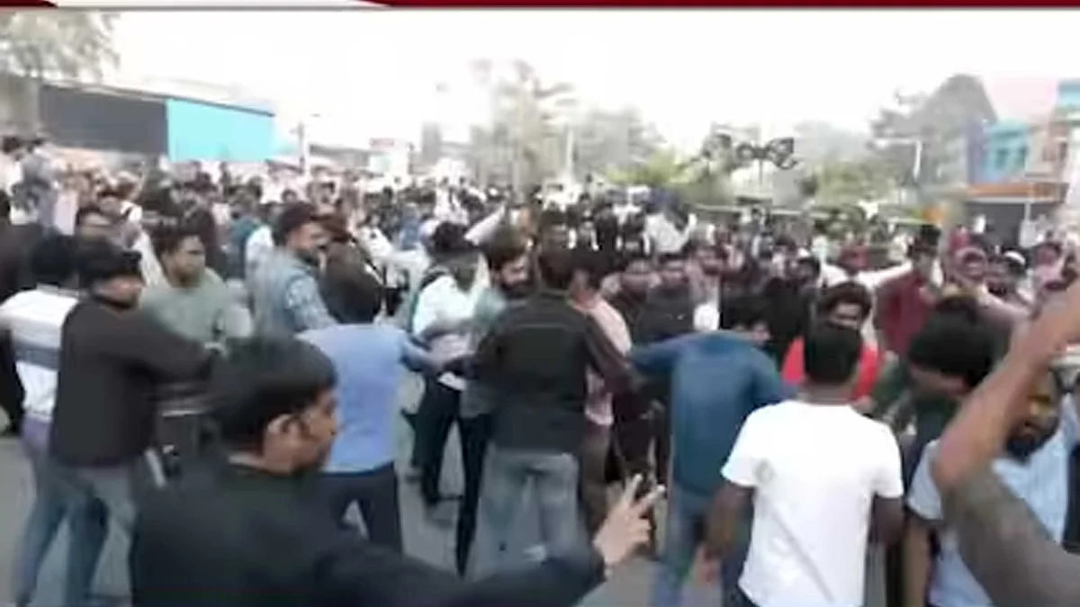 <div class="paragraphs"><p>سوشل میڈیا</p></div>