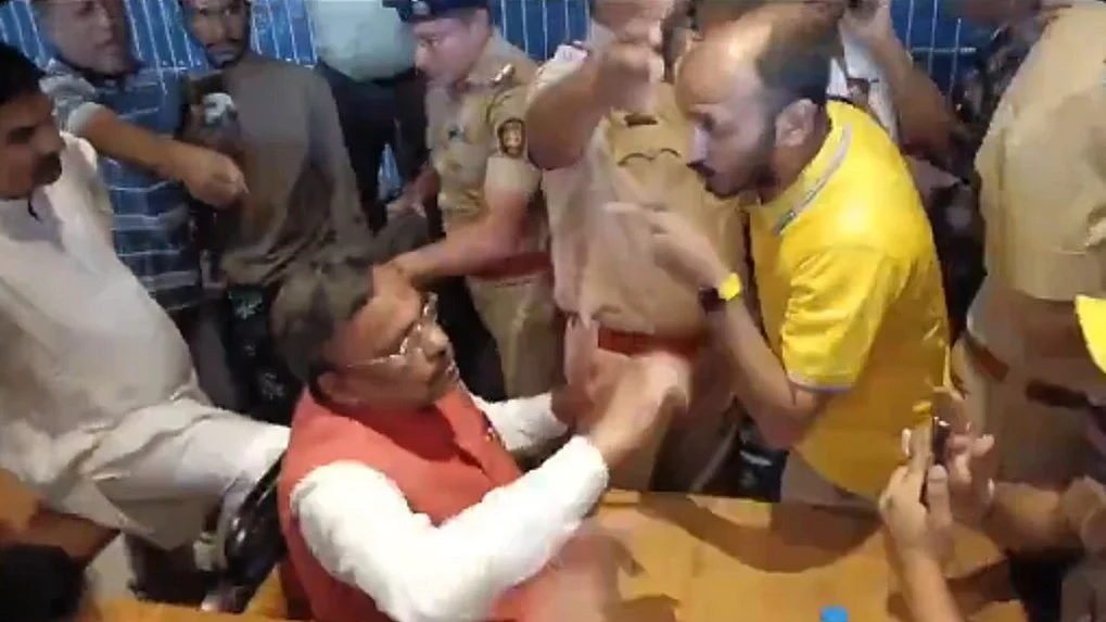 <div class="paragraphs"><p>ویڈیو گریب</p></div>