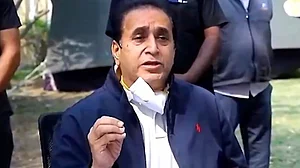 مہاراشٹر کے سابق وزیر داخلہ انل دیشمکھ کے قافلے پر حملہ، سر پر لگی چوٹ