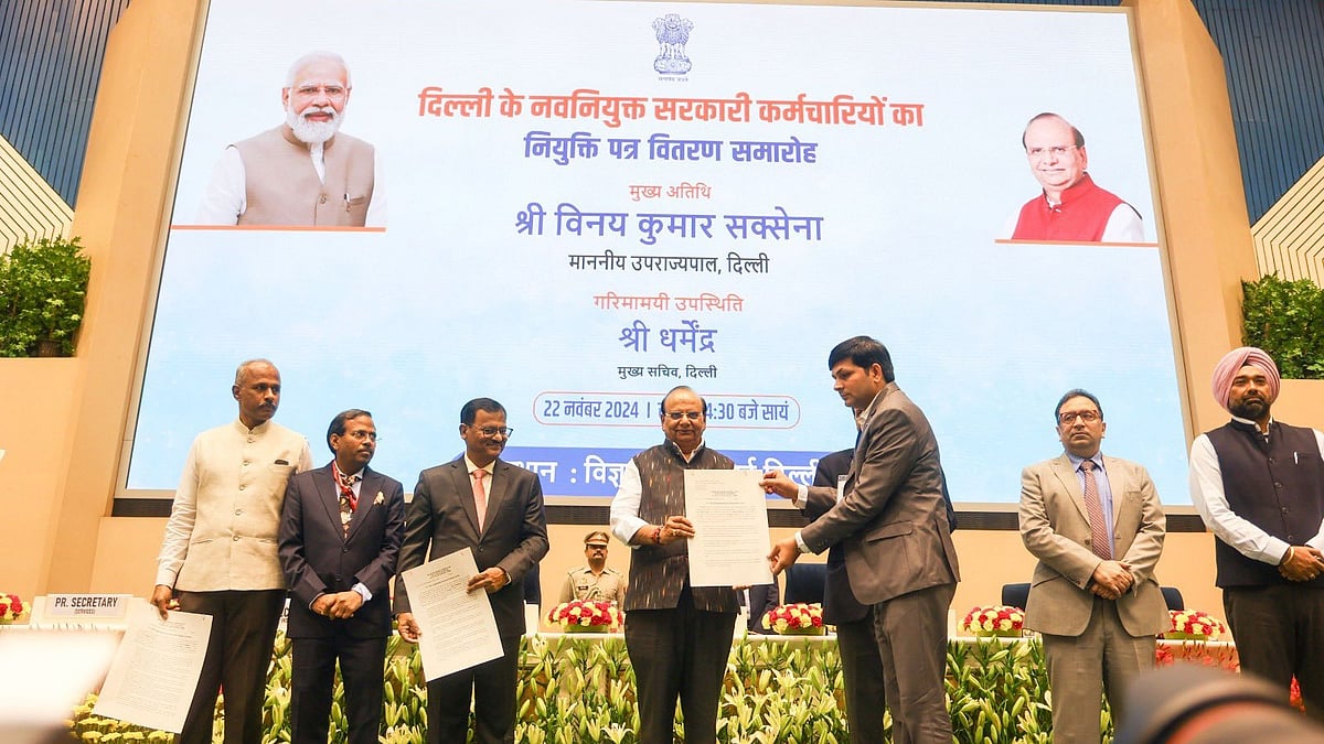 دہلی کے لیفٹیننٹ گورنر نے 702 لوگوں کو سونپا تقرری نامہ، 20 ہزار عہدوں پر تقرری کا عمل بھی شروع