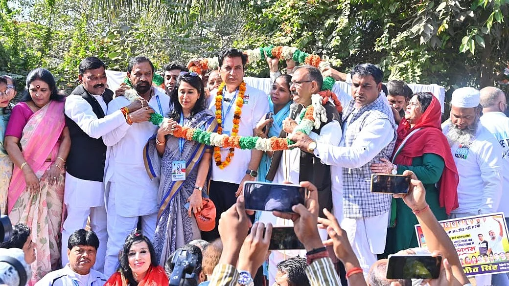 <div class="paragraphs"><p>’دہلی نیائے یاترا‘ کے دوران دہلی کانگریس صدر دیویندر یادو اور دیگر پارٹی لیڈران</p></div>