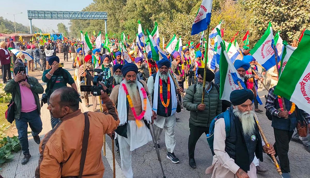 ’اَنّ داتا‘ پچھلے دروازے پر نگاہ رکھیں!... یوگیندر یادو