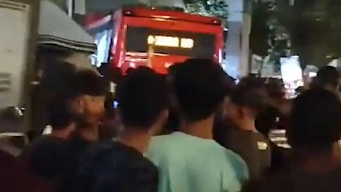 ممبئی: کرلا میں بیسٹ کی بے قابو بس نے کئی گاڑیوں کو ٹکر مار دی، کئی لوگ ہلاک اور متعدد زخمی