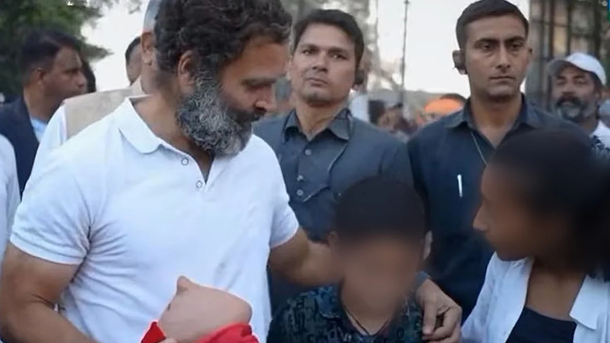 <div class="paragraphs"><p>راہل گاندھی گُلّک کے ساتھ، تصویر ایکس (@INCIndia)</p></div>