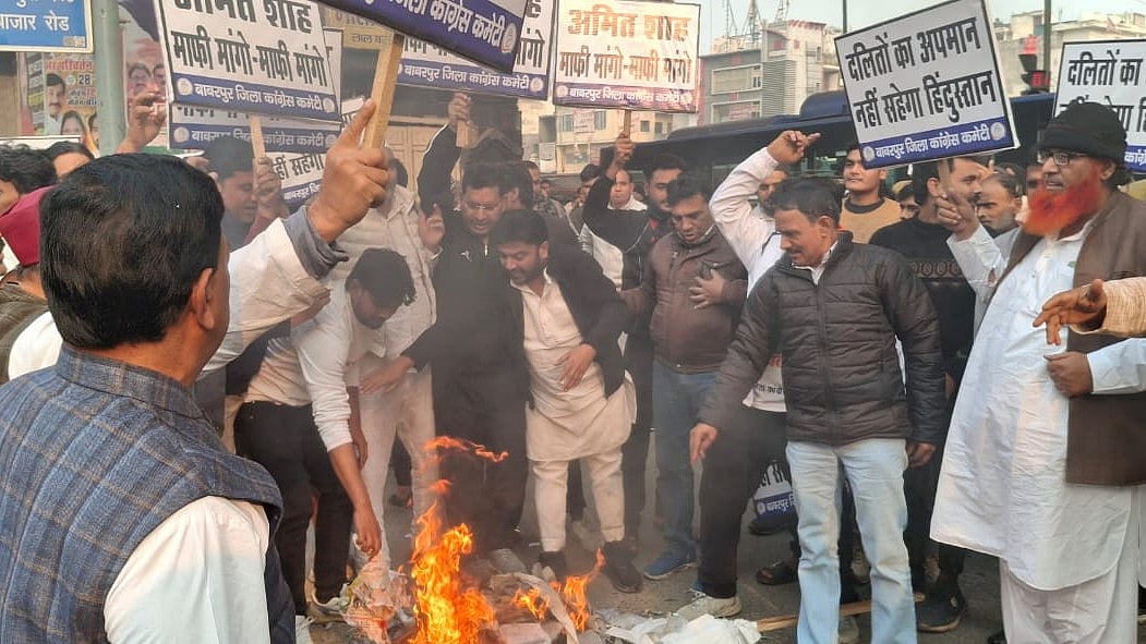 ’امت شاہ معافی مانگو‘، ڈاکٹر امبیڈکر کے خلاف متنازعہ بیان پر ملک بھر میں کانگریس کا احتجاجی مظاہرہ، دیکھیں تصویری جھلکیاں