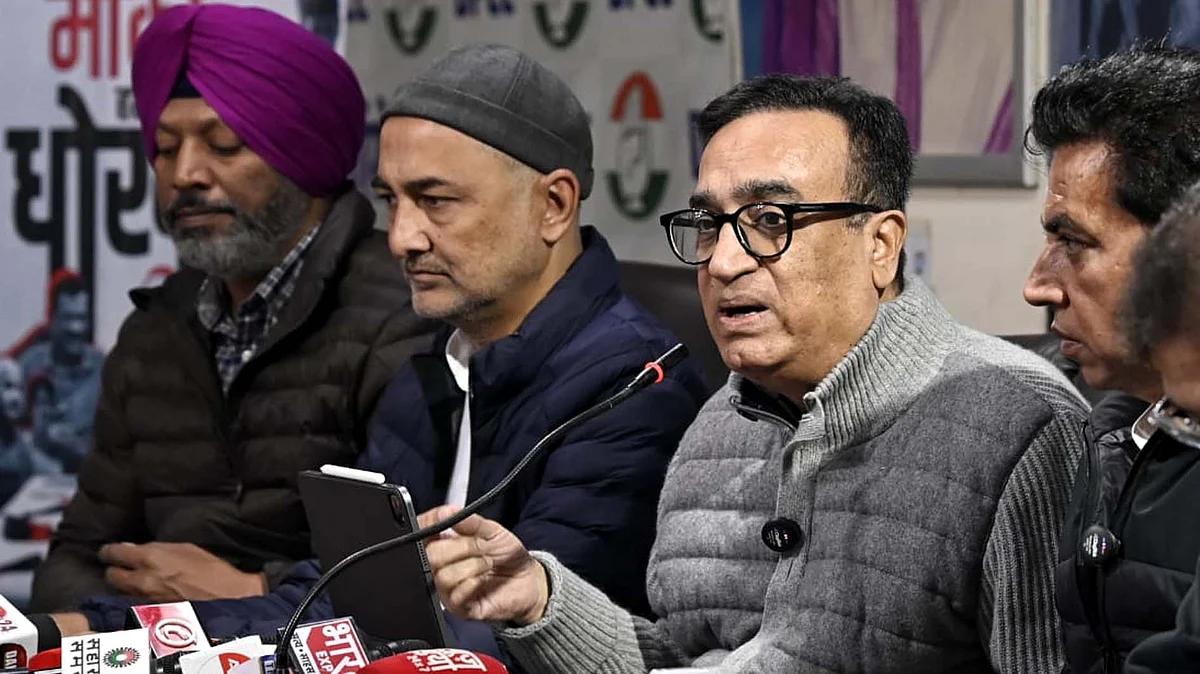 <div class="paragraphs"><p>اجے ماکن / قومی آواز / وپن</p></div>