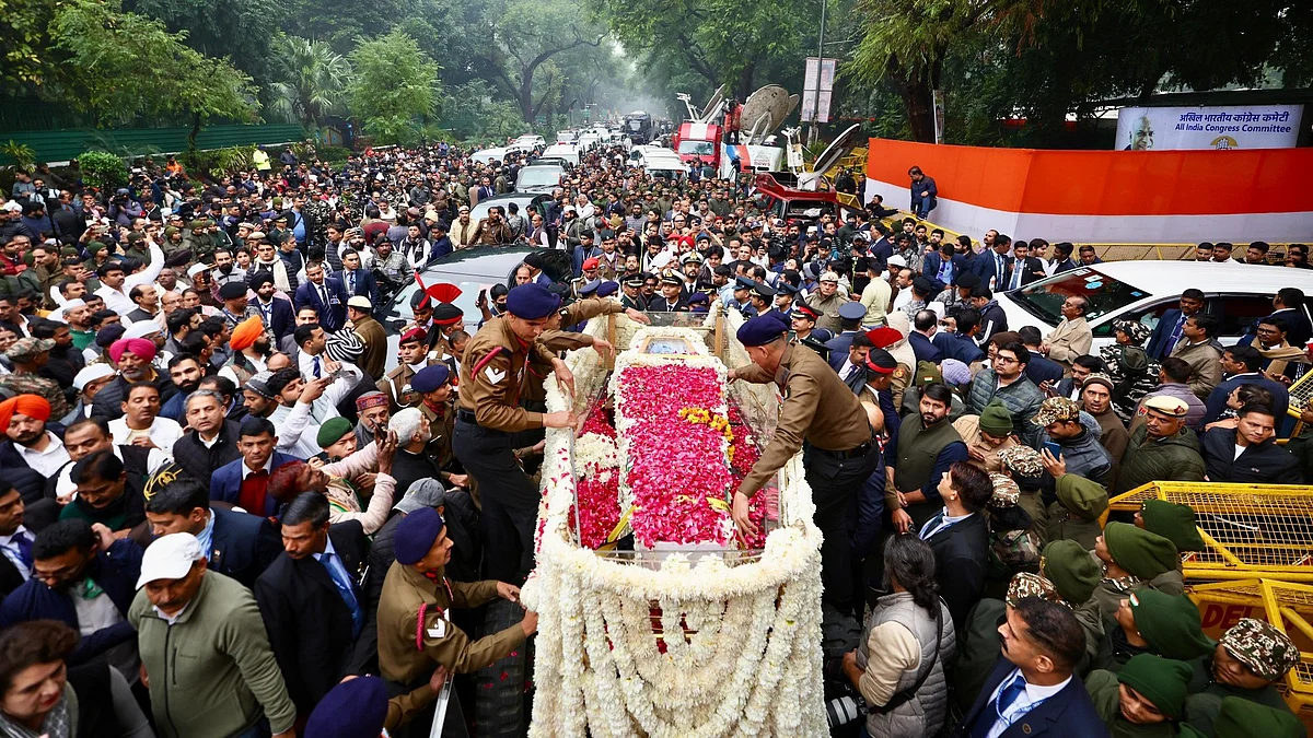 <div class="paragraphs"><p>منموہن سنگھ کے آخری سفر میں جمع بھیڑ، تصویر <a href="https://x.com/RahulGandhi">@RahulGandhi</a></p></div>