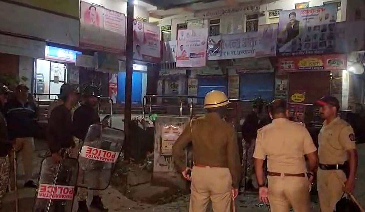 مہاراشٹر کے جلگاؤں میں دو گروہوں کے درمیان تنازع، پُرتشدد جھڑپوں میں دکانوں اور گاڑیوں کو آگ لگا دی گئی