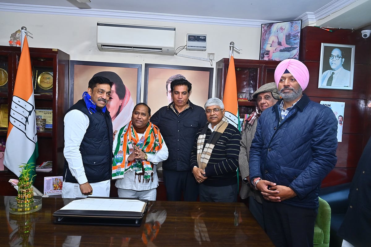 دہلی اسمبلی انتخاب سے قبل کانگریس لگاتار ہو رہی مضبوط، درجنوں عآپ اور بی جے پی لیڈران کانگریس میں شامل