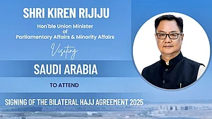 مرکزی وزیر کرن رجیجو 5 روزہ دورے پر سعودی عرب روانہ، ’حج 2025‘ سے متعلق اہم معاہدہ پر دستخط کی امید