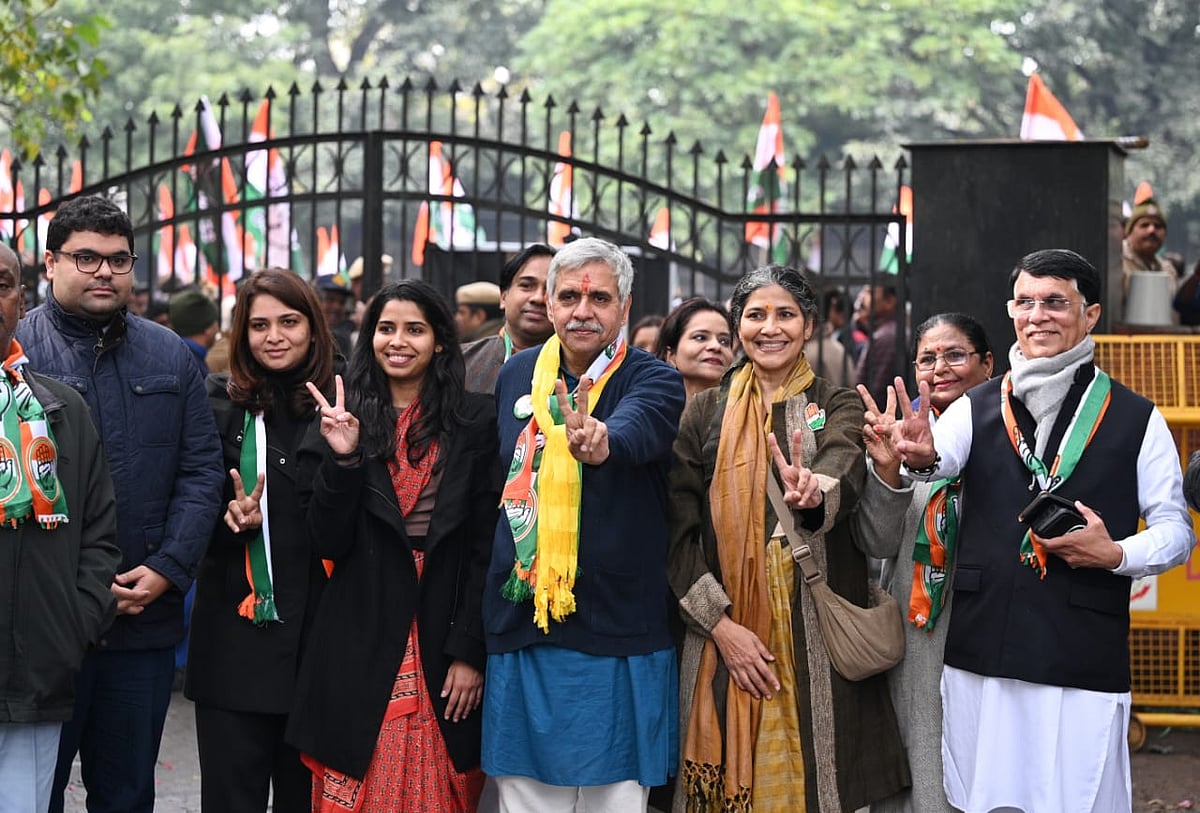 سندیپ دکشت کی نامزدگی ریلی میں قدآور کانگریس لیڈران کی شرکت، دیویندر یادو نے کہا- ’عآپ میں خوف کا ماحول‘