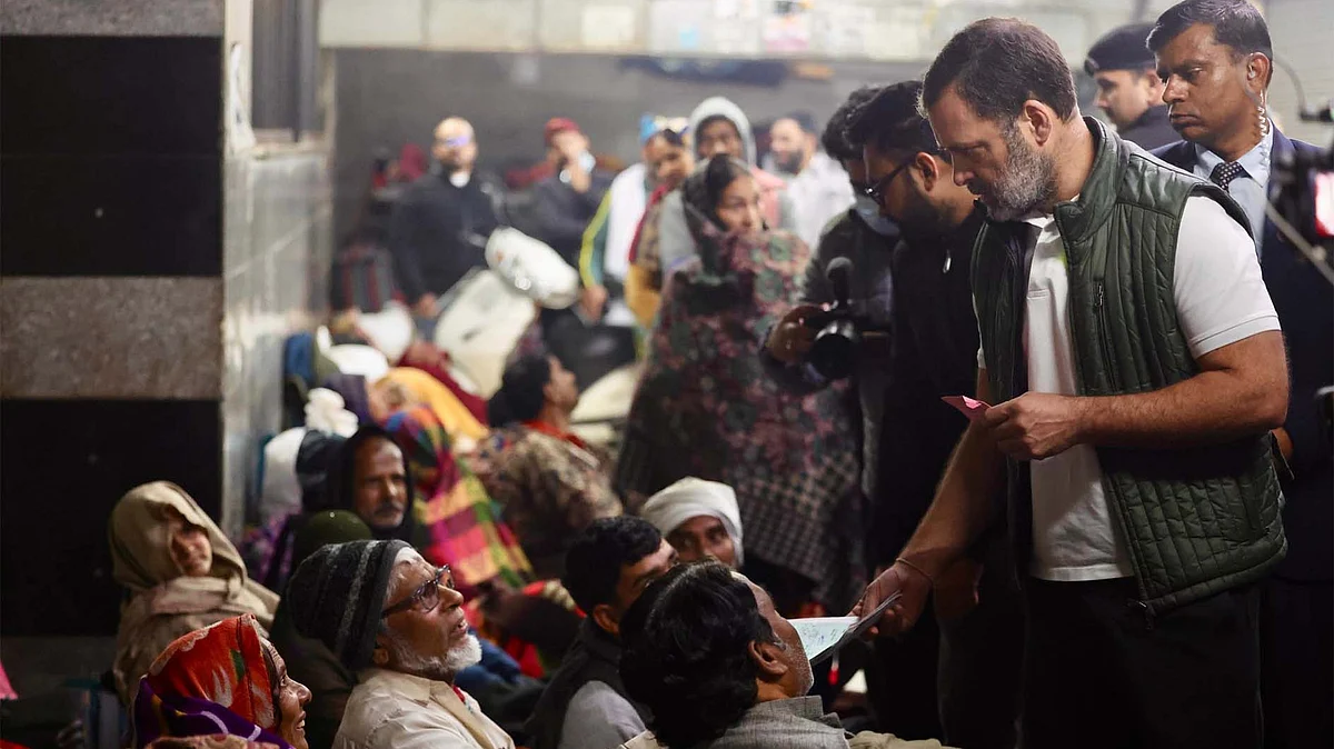 <div class="paragraphs"><p>دہلی ایمس میں مریضوں سے ملاقات کرتے راہل گاندھی / بشکریہ ایکس /&nbsp;@INCIndia</p></div>
