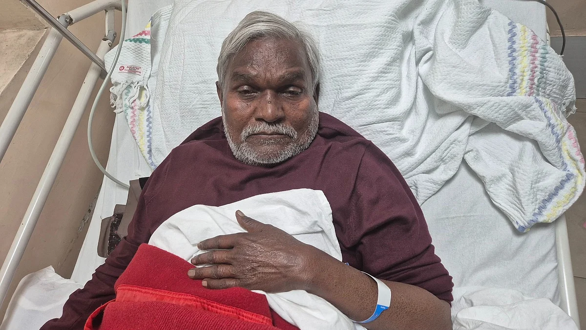 <div class="paragraphs"><p>اسپتال میں زیر علاج چمپئی سورین، تصویر <a href="https://x.com/ChampaiSoren">@ChampaiSoren</a></p></div>