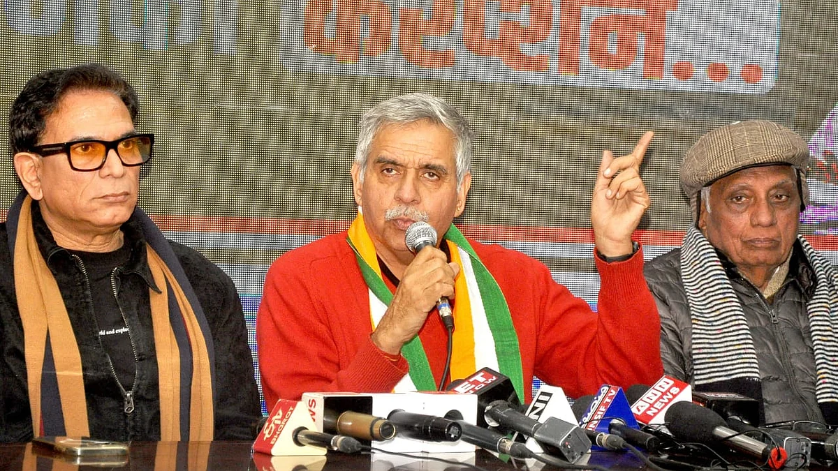 <div class="paragraphs"><p>میڈیا سے مخاطب نئی دہلی اسمبلی حلقہ سے کانگریس امیدوار سندیپ دیکشت</p></div>