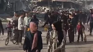 خانہ بدوش کی زندگی گزار رہے فلسطینیوں کی گھر واپسی شروع، راستے کی مشکلات کا بہادری سے کر رہے ہیں مقابلہ