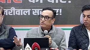 اجے ماکن کا کیجریوال حکومت پر سی اے جی کی رپورٹوں کی بنیاد پر سخت حملہ، صحت کے شعبہ میں 382 کروڑ کی بدعنوانی کا الزام
