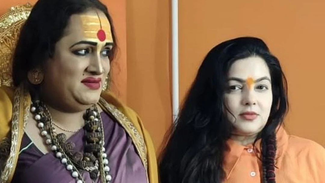 <div class="paragraphs"><p>ممتا کلکرنی (دائیں)، تصویر سوشل میڈیا</p></div>