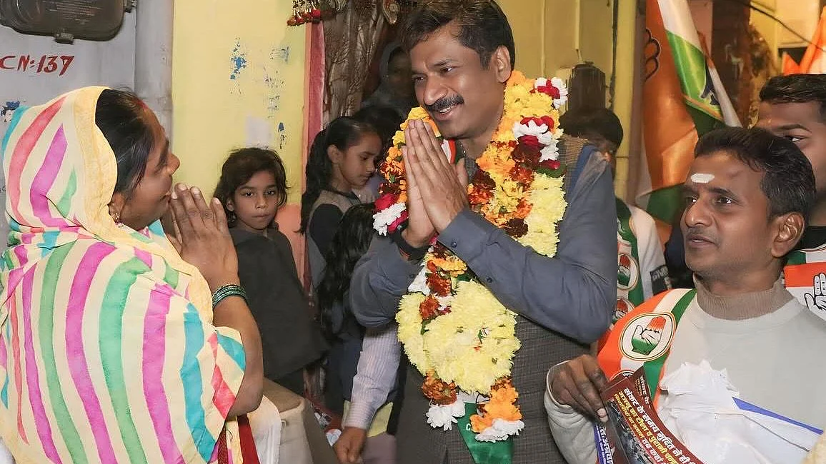 <div class="paragraphs"><p>عوامی رابطہ مہم کے دوران چاندنی چوک حلقہ اسمبلی سے کانگریس امیدوار مُدت اگروال</p></div>