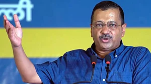 کیجریوال نے گجرات پولیس کے حکم کو شیئر کرتے ہوئے الیکشن کمیشن سے پوچھا- ’یہ کیا ہو رہا ہے!‘