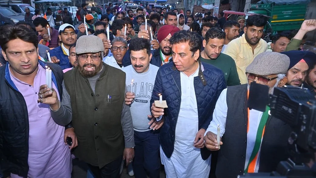 <div class="paragraphs"><p>کینڈل لائٹ مارچ کا منظر</p></div>