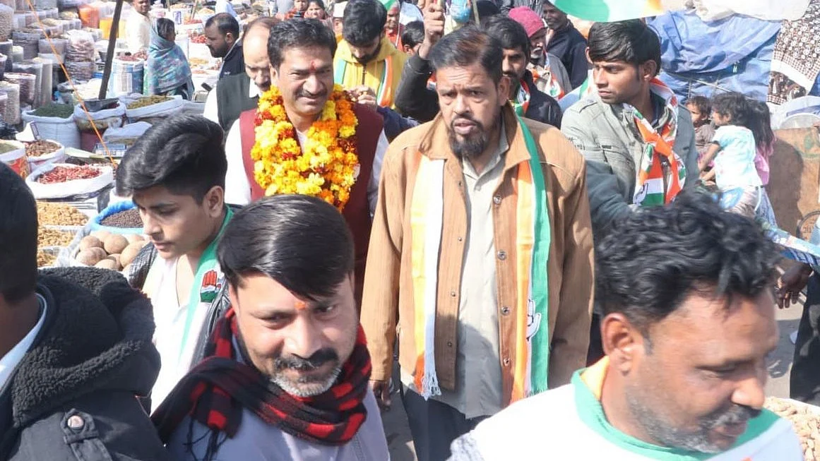 <div class="paragraphs"><p>عوامی رابطہ مہم کے دوران چاندنی چوک سے کانگریس امیدوار مُدت اگروال</p></div>