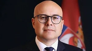 ریلوے اسٹیشن کی چھت کا گرنا سربیائی وزیر اعظم کے لیے کیوں بن گیا وبالِ جان؟ عہدہ سے دینا پڑا استعفیٰ