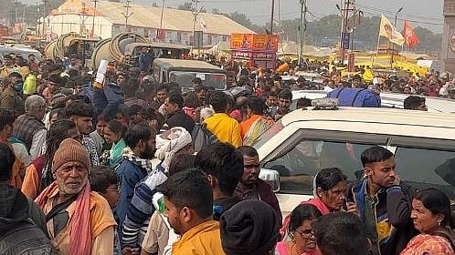 مہاکمبھ میں شدید ٹریفک کے سبب دودھ، بریڈ اور چینی جیسی ضروری اشیاء کی شدید قلت، خوراک کے بحران کا خدشہ