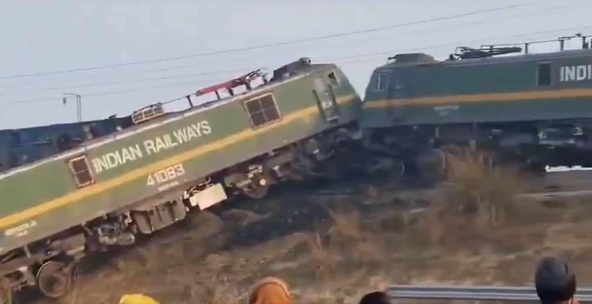 ’Reel منتری جی، پھر ایک بار چھوٹا حادثہ ہو گیا، کیا آپ کچھ کہنا چاہیں گے؟‘ 2 ٹرینوں کی ٹکر پر کانگریس کا سوال